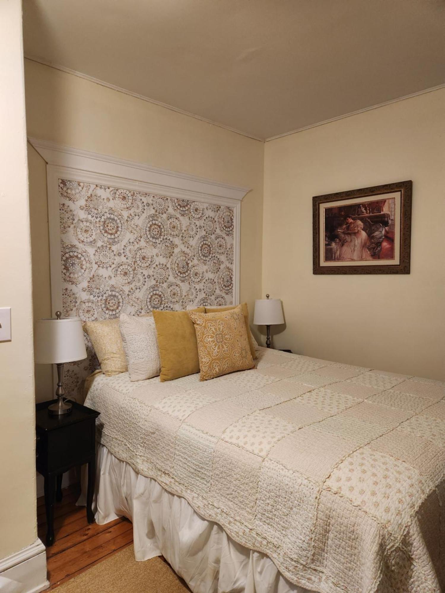 The Home Place Inn Kensington Exterior photo